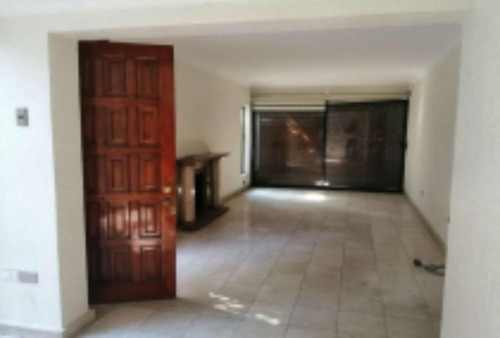 Imagen 3 de 6 de Departamento Con Patio Interior En Las Condes
