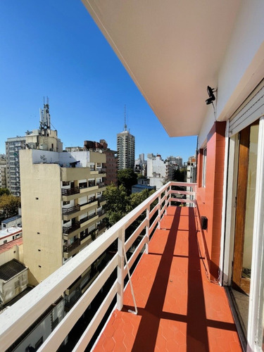 Venta Depto 3 Amb A La Calle. Balcon Corrido. Vista Panoramica. Zona Plaza Mitre. Consulte