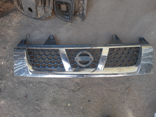 Mascara Cromada Nissan Terrano D22 2008 Al 2015, Original.