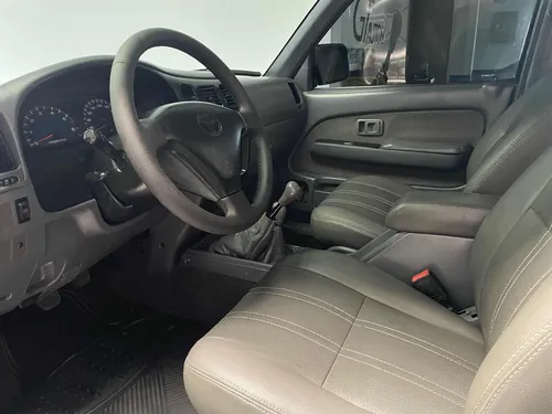Toyota Hilux 2.4L 4x4 DC