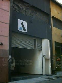Moreno Y Lima. Excelente Edificio Con Oficinas Y Depósitos
