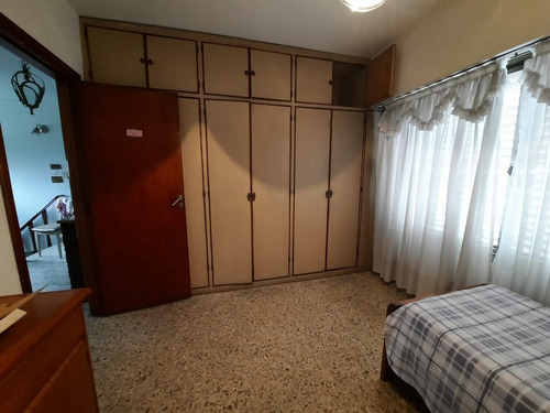 Ph Tipo Casa De 422 M². 4 Ambientes. Sobre Avenid.