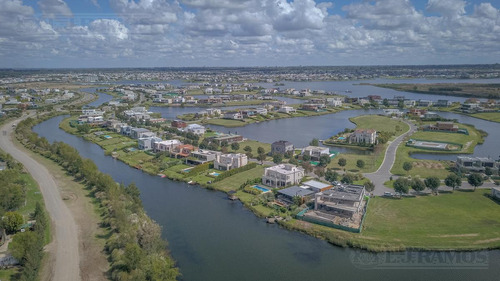 Terreno En Puertos Del Lago - Barrio Amarras
