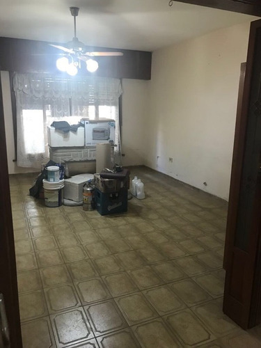 Hermosa Casa 3 Ambientes Con Cochera En Temperley Este