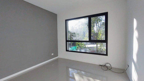 Imagen 8 de 18 de Venta De Departamento En Villa De Mayo