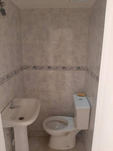 Imagen 8 de 9 de Local Refaccionado A Nuevo De Excelente Ubicacion