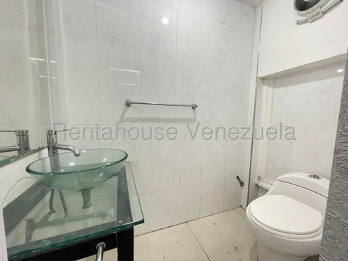 Oficina Local Comercial En Centro Comercial Paseo Las Delicias Equipado De Dos Pisos Con Aire Acondicionado Nela 25-17270