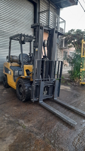 Imagen 3 de 13 de Autoelevador Caterpillar 3500kg Torre Triple Nafta/gas