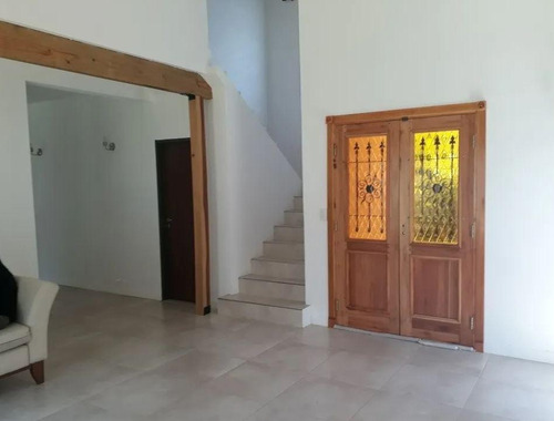 Imagen 6 de 23 de Casa Venta 3 Dormitorios 3 Baños 2 Cocheras 450 Mts 2 Totales - City Bell