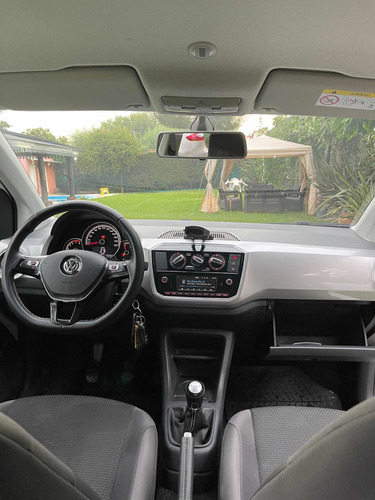 Volkswagen Up! 2018 1.0 High Up! 5 P