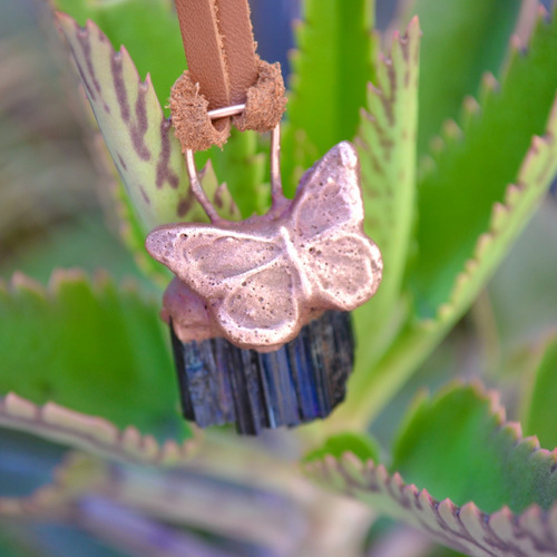 Imagen 7 de 10 de Collar Mariposa, Piedra Turmalina Negra, Cuero, Cod1