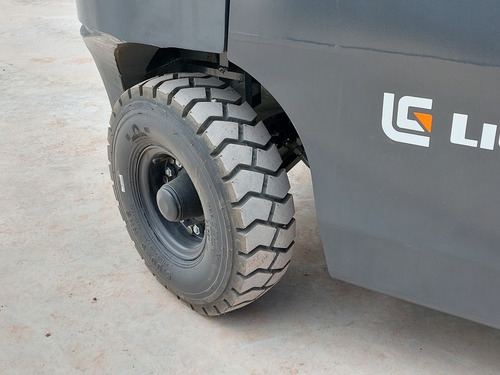 Imagen 12 de 20 de Autoelevador Liugong 2,5tn Diesel 0km - Neuquen