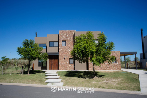 Casa En Venta Puertos Del Lago, Barrio Vistas