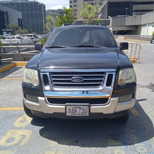 Ford Explorer Automática.