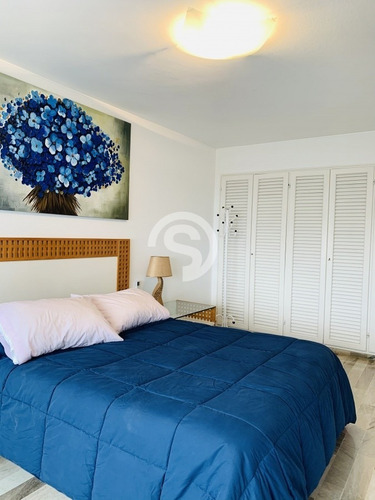 Apartamento En Venta, Primera Línea, Punta Del Este- Ref: 4474