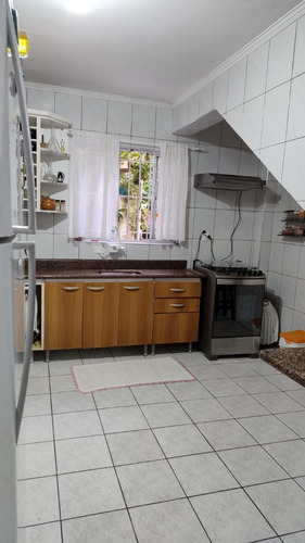 Casa Com 3 Quartos, 2 Banheiros, Salão De Festas Com Churrasqueira, Copa Cozinha, Sala Ampla E Edicula