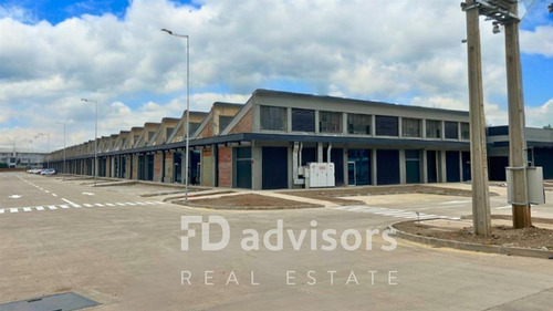 Arriendo De Bodegas En Centro Logístico 7619 M2 - Renca