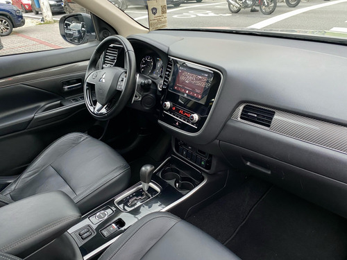 Mitsubishi Outlander 3.0 MIVEC V6 GASOLINA HPE-S AWD AUTOMÁTICO