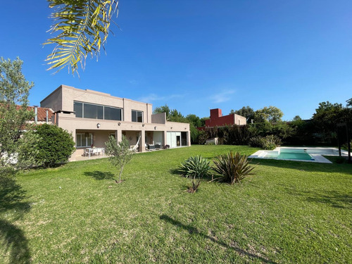 Venta Casa De 3 Dorm - Country Chacras De La Villa