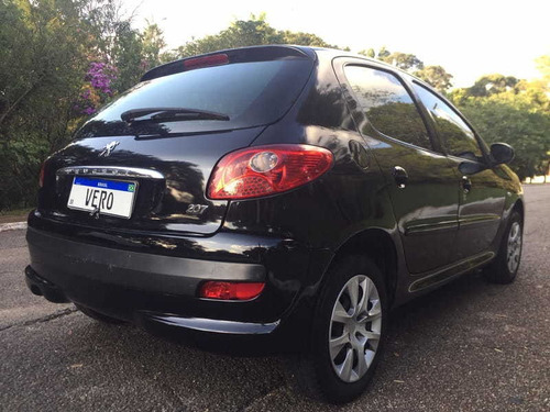 Imagem 14 de 15 de Peugeot 207 Xr 1.4 8v Flex 4p Completo - 2011