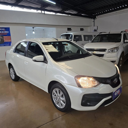 Toyota Etios 1.5 X PLUS SEDAN 16V FLEX 4P MANUAL