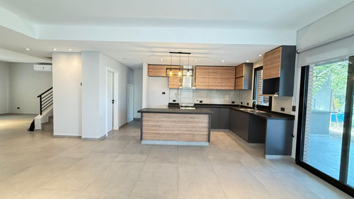 Casa En Venta A Estrenar En Barrio Cerrado En Bella Vista