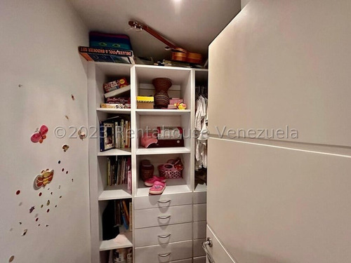 Se Vende Bello Apartamento En Las Mercedes Mls 25-12287