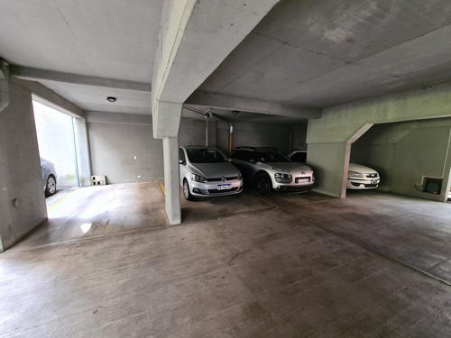 Imagen 10 de 11 de Hermoso Departamento En Zona Hipodromo De San Isidro Con Dos Cocheras