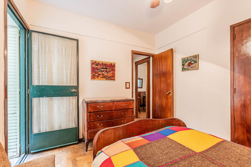 Venta 3 Amb. Patio. Apto Crédito Y Profesional. Caballito Norte.