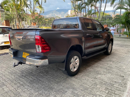 Toyota Hilux Srv 2.8l Turbo Diésel