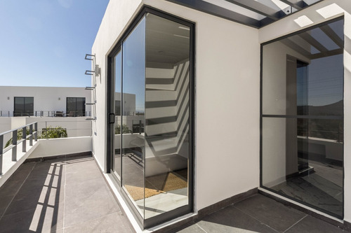 Imagen 11 de 14 de Venta De Casa Frente Alberca Y Recamaras Con Closet.