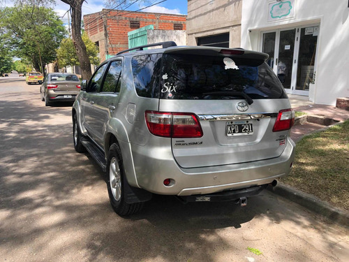 Toyota Sw4 3.0 Srv Cuero I 171cv 4x4 4at 2011