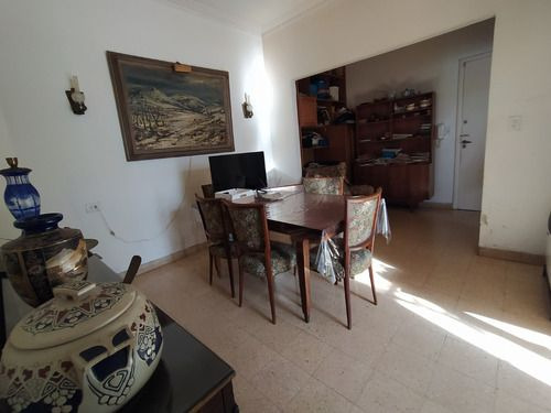 Ph En Venta De 2 Dormitorios Con Terraza Privada Y Parrilla. Casco La Plata.