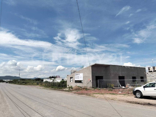 Oficinas En Venta Sobre Libramiento Sur En Pedro Escobedo, Qro