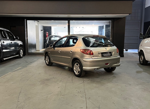 Peugeot 206 1.6 Xr Premium