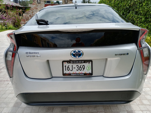 Imagen 10 de 12 de Toyota Prius 2016 Base 1.8
