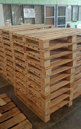 Paleta De Pino 120x120x10.2 Mm Madera Herramienta 8890-001