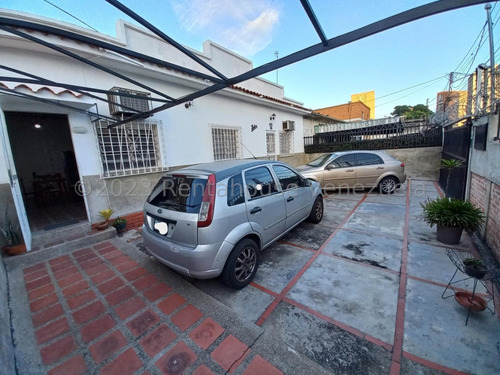 Ag. Estupenda Casa. Estratégicamente Ubicada. Para Adecuar A Cualquier Tipo De Comercio