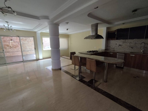 Townhouse En Venta En Mañongo (ac)