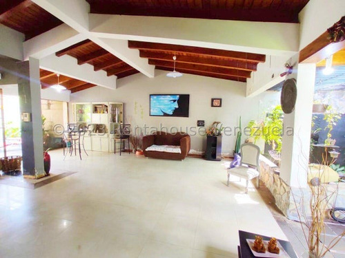  *ajl/  Bella Casa  Para Uso Residencial Y Comercial En Venta En  Zona Este De Barquisimeto  Lara, Venezuela, Arnaldo López.  3 Dormitorios  3 Baños  180 M² 