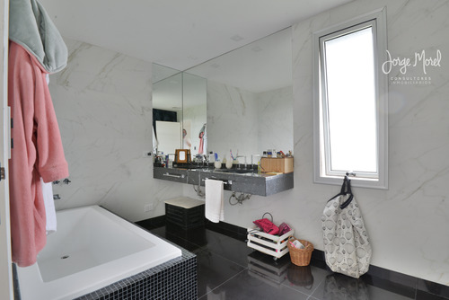 Casa Laguna #200-300 - San Sebastian - Area 5 - 240m2 #id 1047