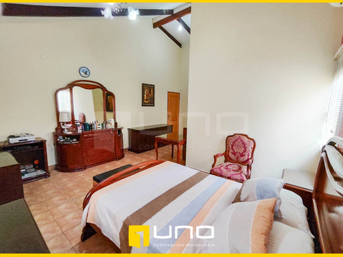Imagen 5 de 17 de Amplia Casa En Venta Con Piscina Zona Avenida Alemana