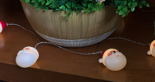 Pisca Pisca Natalino Led Com Decoração Papai Noel Luzes Amarelo