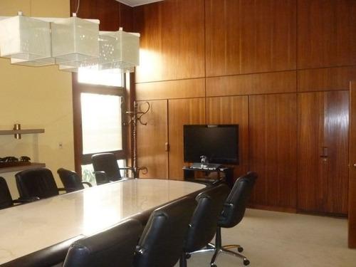 Excelente Propiedad De Mas De 1000 M2 Ideal Empresa