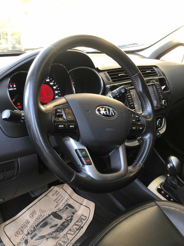 Imagen 8 de 15 de Kia Rio 2014 1.4 Ex 109cv 4at