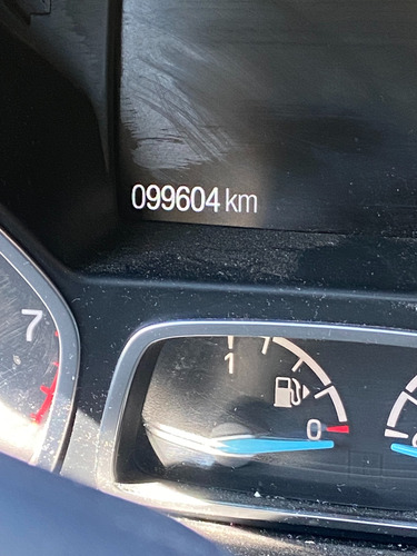 Escape S Ac 2.5 , 5p 4 X 2 Gasolina, 2.500 Pasajeros 5