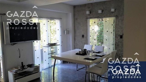 Imagen 22 de 26 de Imponente Casa A La Venta En Solar Del Bosque