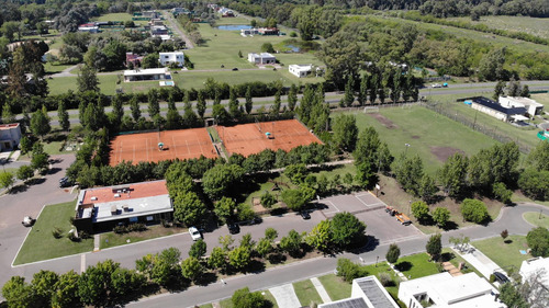 Llote En Venta En Barrio Santa Elena Pilar Del Este, Interno Con Fondo Verde