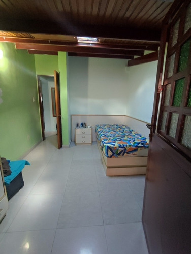 Imagen 11 de 25 de Amplió Town House En Llano Alto