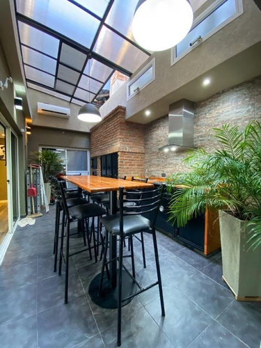 Imagen 1 de 14 de Casa Ph En Venta En Remedios De Escalada Oeste